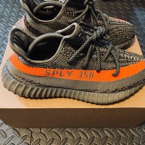 Yezzys 350 V2 beluga reflective